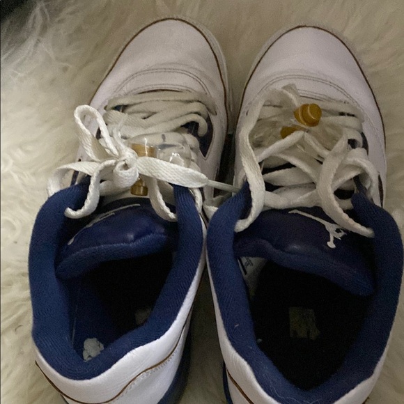 JORDANS Youth Size 6 - Picture 4 of 9